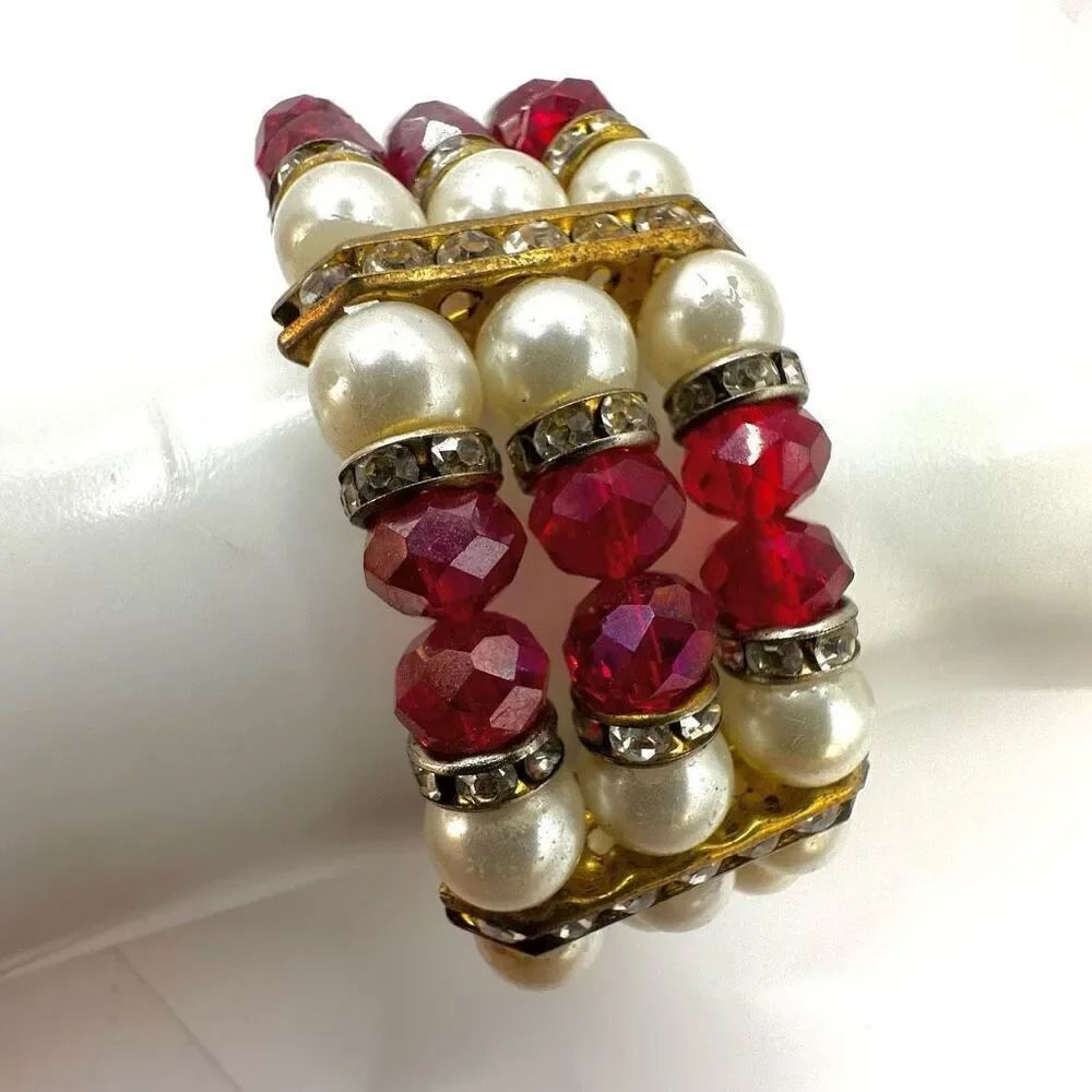 Faux pearl red beads and rhinestone stretchy bracelet